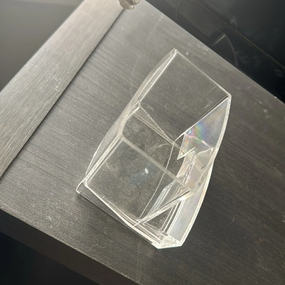 plastic organizer, little dusty could be washed just need to get rid of things!